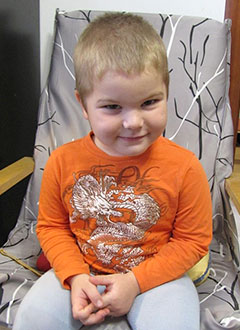 Вова Песков, 13 лет, синдром опсоклонус-миоклонус, требуется обследование в Национальном педиатрическом миоклоническом центре (Спрингфилд, штат Иллинойс, США).