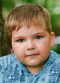 Vadik Mazepa, 6 years old, right sided microtia (auricle hypoplasia), auditory canal atresia (absence), conductive hearing loss. Surgery is required at the California Ear Institute (Palo Alto, USA), course treatment required.