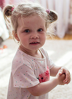 Sonya Vasenina, 2 years old, neurofibromatosis, pseudarthrosis of the left shin, needs surgical treatment at St. Mary’s Hospital (West Palm Beach, Florida, USA), course treatment required, <nobr>23,600.00 USD</nobr>